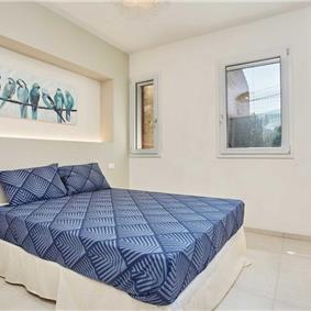 3 bedroom seaside apartments in Sicily, sleeps 6